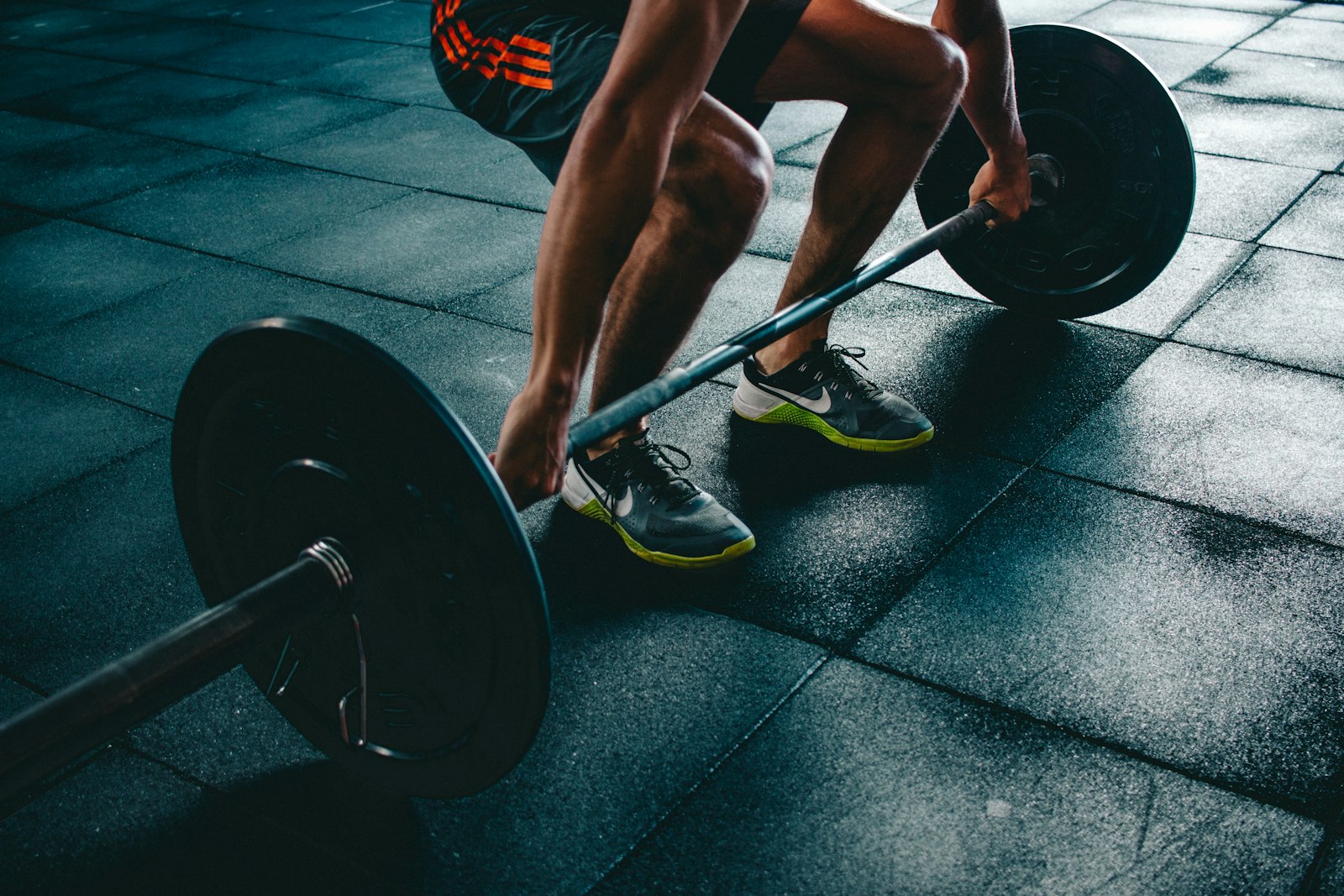 Deadlift form during a strength training session